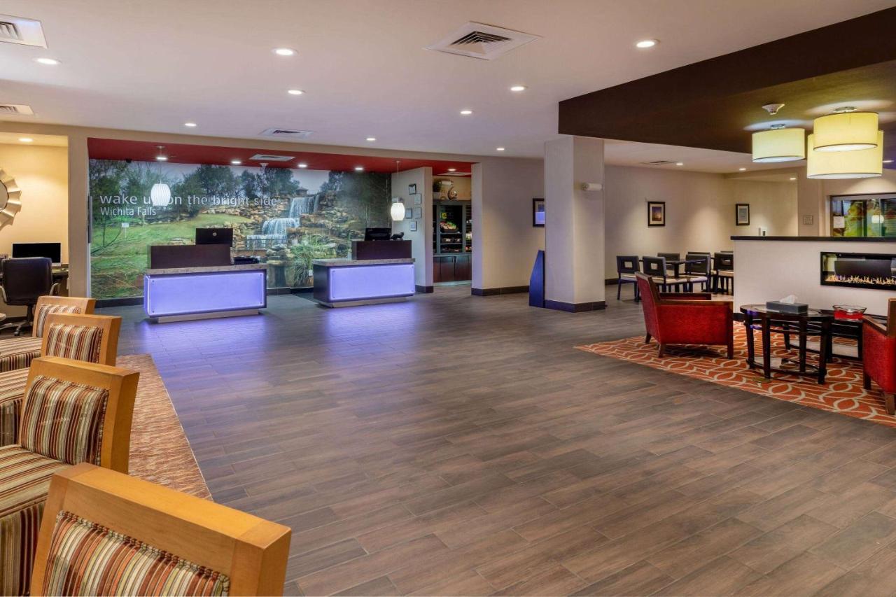 La Quinta By Wyndham - Msu Area