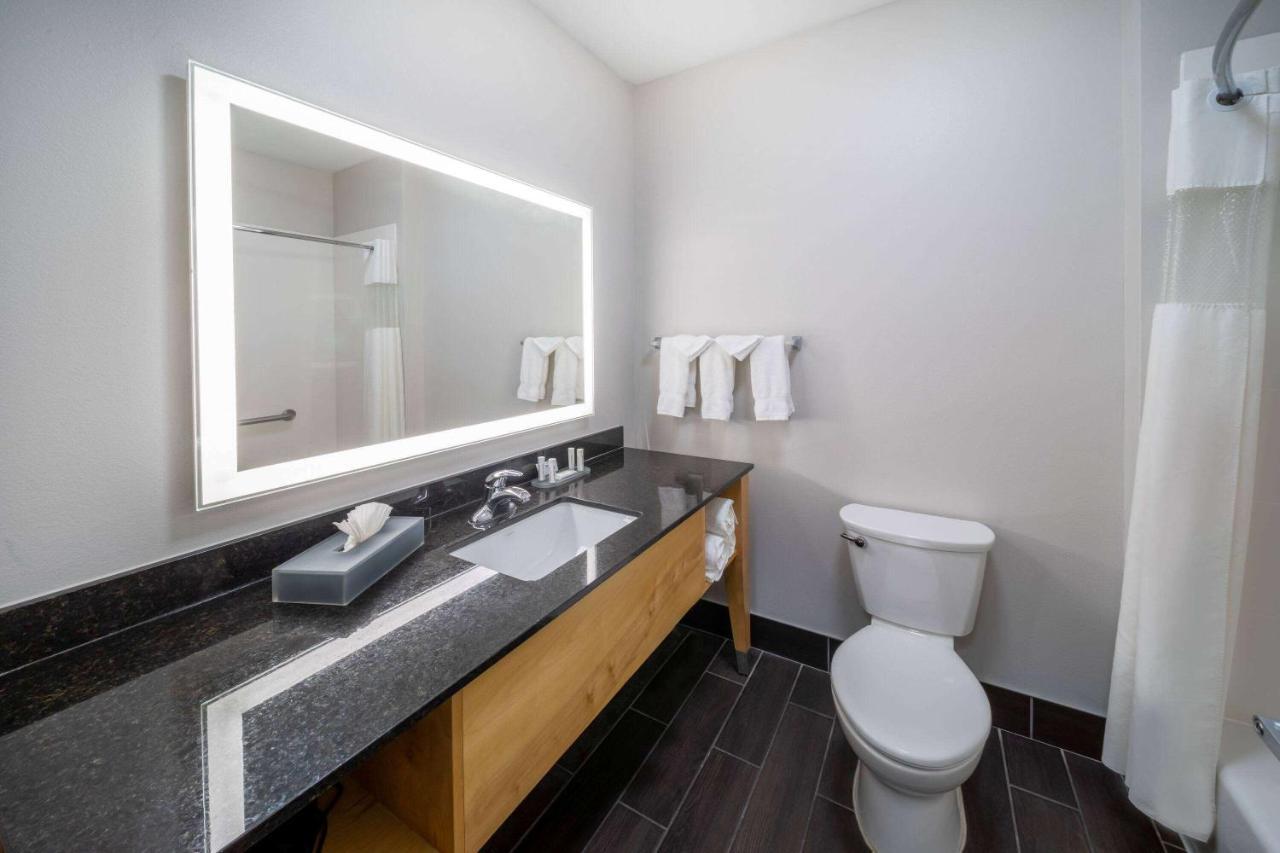 La Quinta By Wyndham - Msu Area Hotel